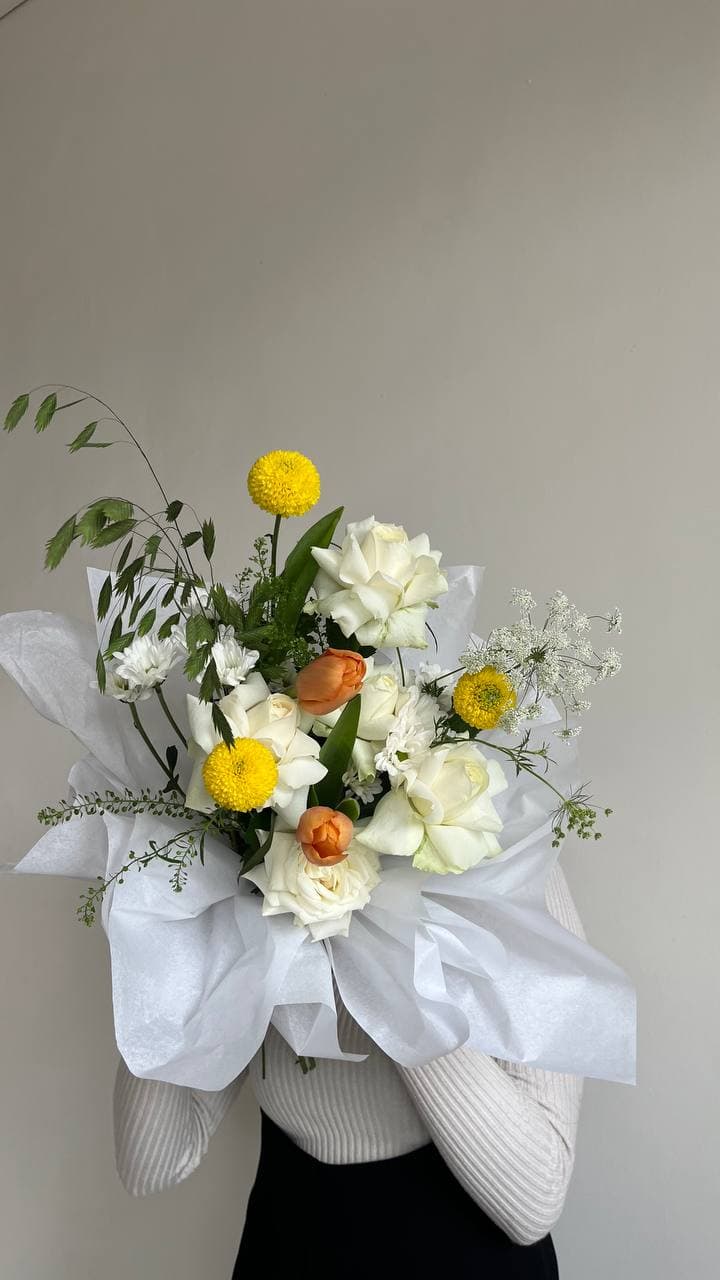 Designer Bouquet size 02 by Shanti Flowers Bali