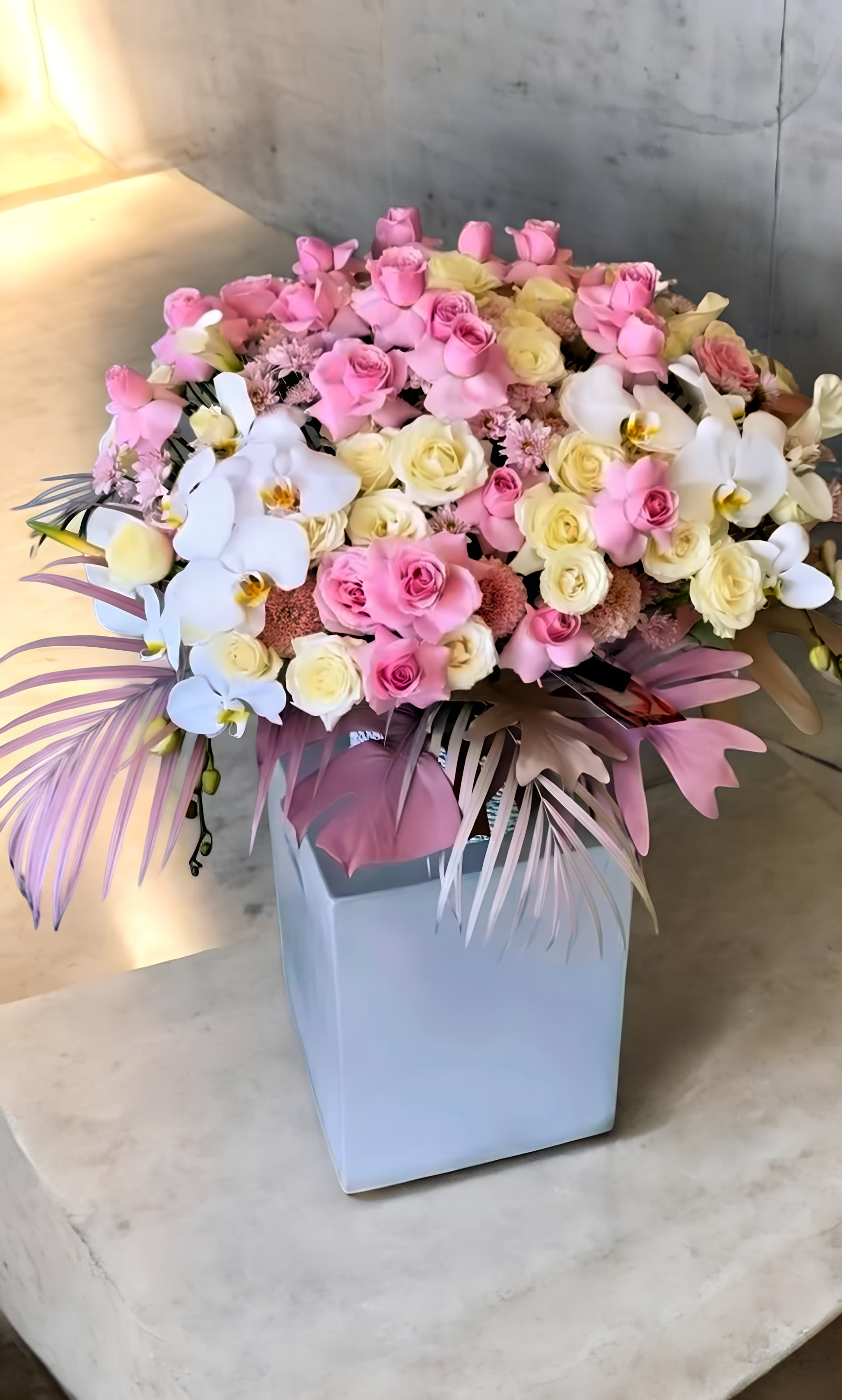 Think Pink Flower Basket XXL