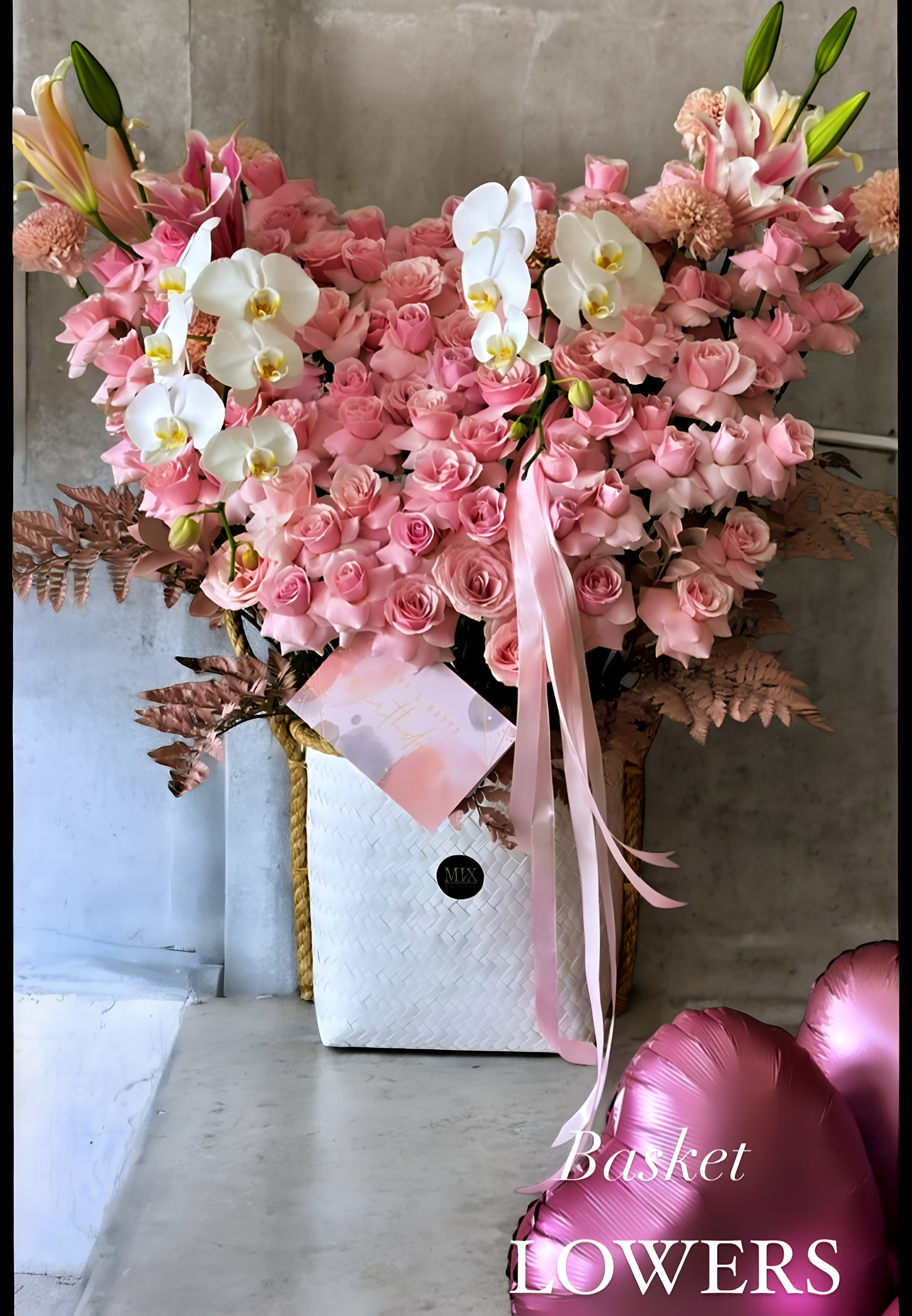 Think Pink Flower Basket XXL