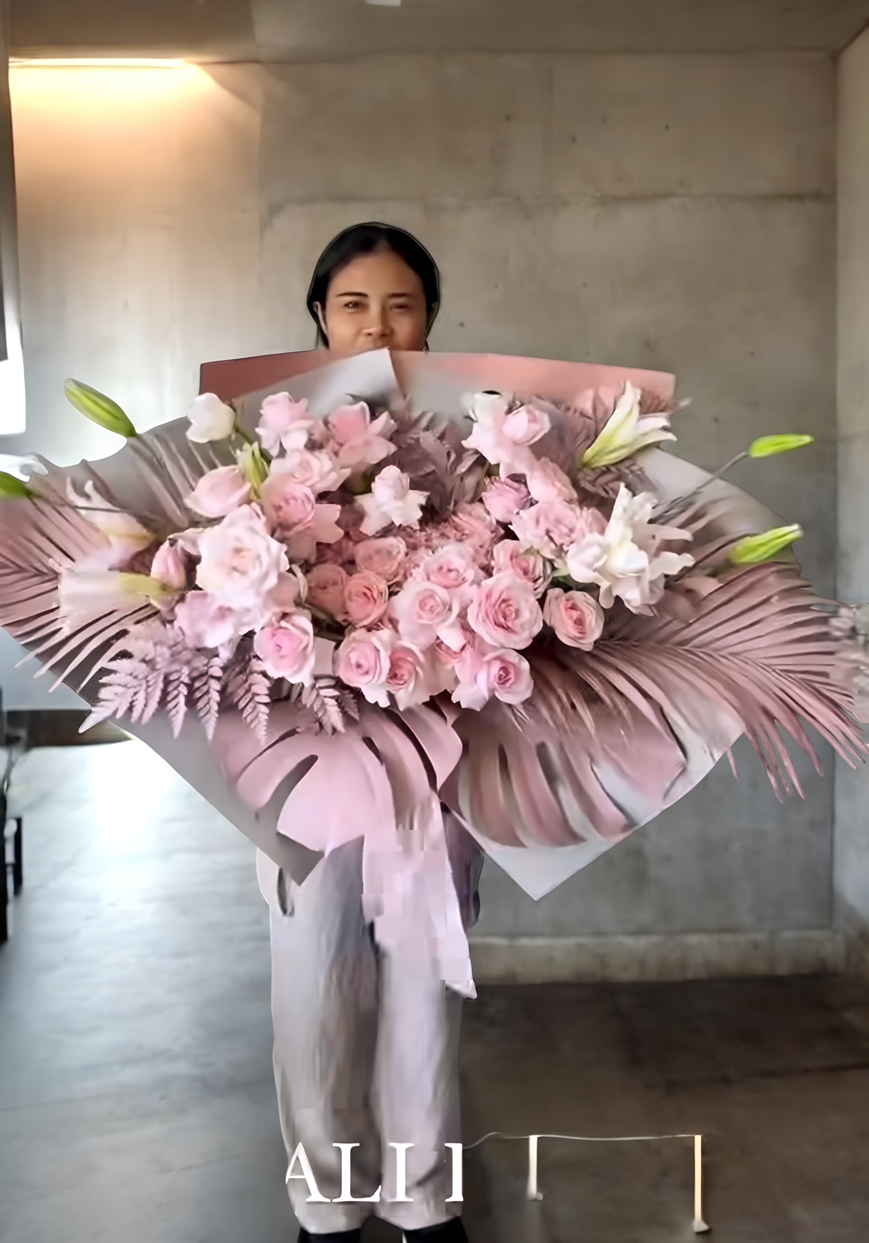Think Pink XXL Bouquet